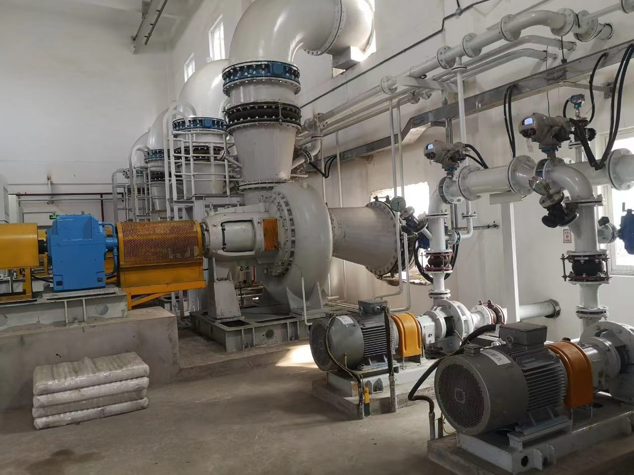 濟甯(ning)華源(yuan)電熱(re)廠安(an)裝脫(tuo)硫泵(beng) 濟甯(ning)華源(yuan)電熱(re)廠安(an)裝脫(tuo)硫泵(beng)