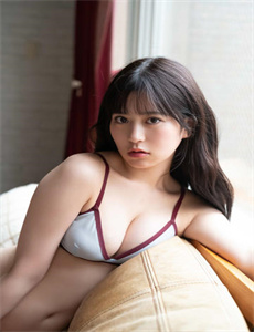 huanpian-男生亲吻女生胸部视频